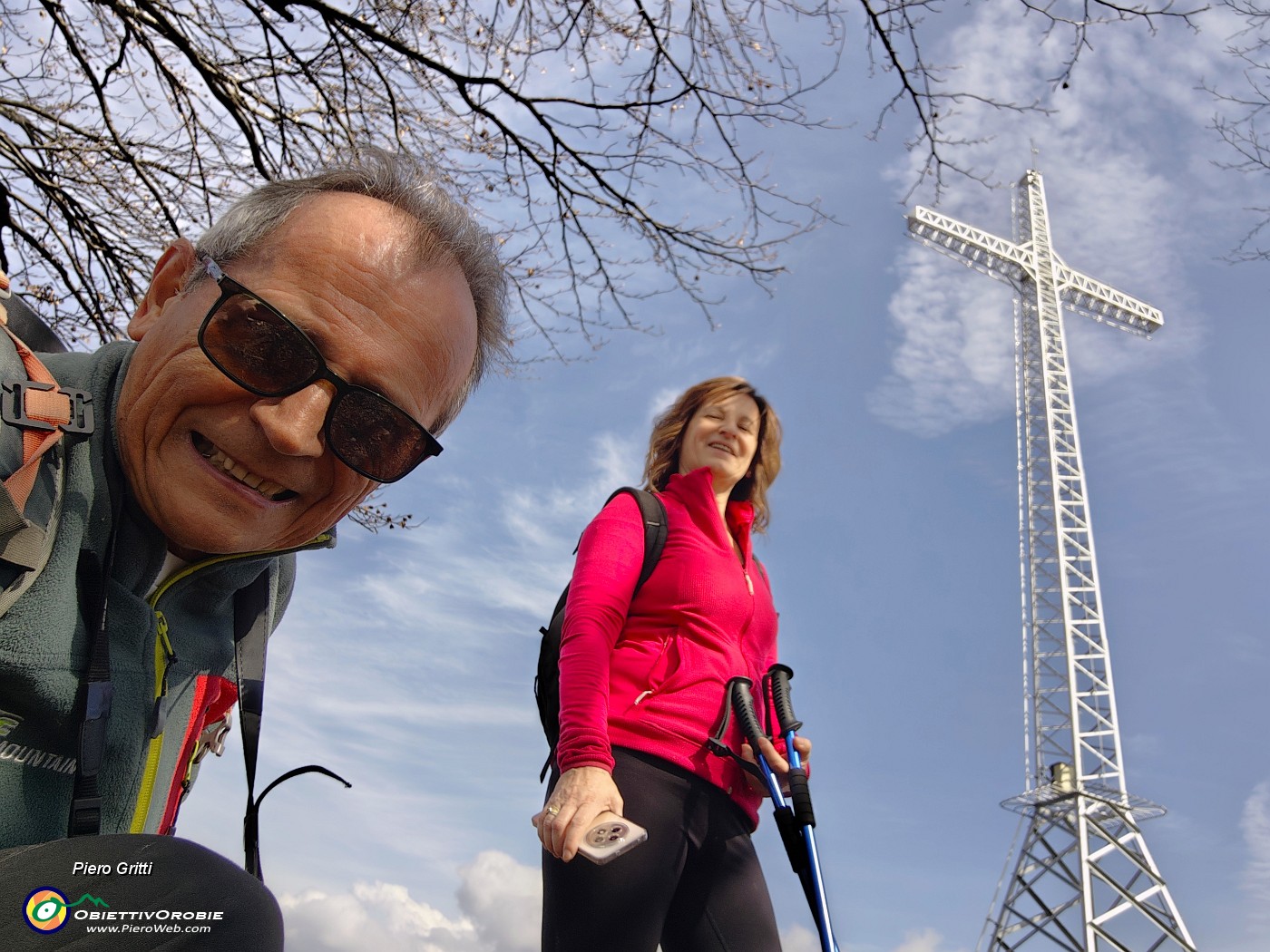 59 L'alta croce (20 m) del Monte Zucco .jpg